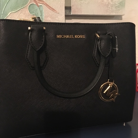 Michael Kors bag - Picture 7 of 8